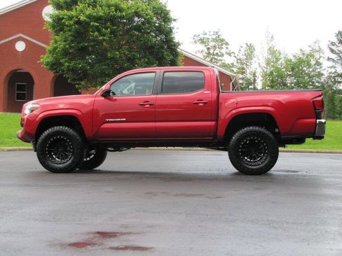 Used 2019 Toyota Tacoma 2WD Double Cab image 6