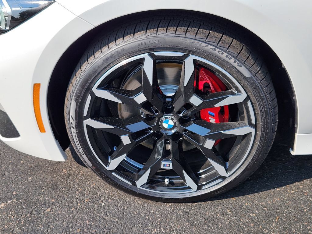 New 2026 BMW 330i xDrive Sedan w/ M Sport Package AWD/4WD image 7