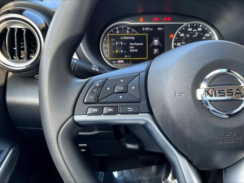 Used 2020 Nissan Kicks SV FWD image 11