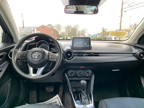 Used 2017 Toyota Yaris iA FWD image 14