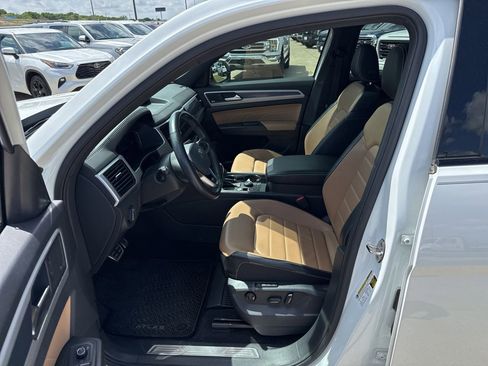 Used 2022 Volkswagen Atlas Cross Sport SEL Premium R-Line image 19