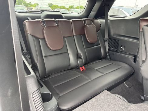 Used 2024 Ford Explorer Platinum w/ Technology Package AWD/4WD image 26