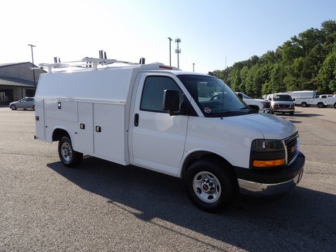Used 2021 GMC Savana 3500 w/ Power Convenience Package RWD image 10