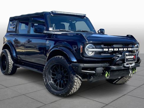 Used 2021 Ford Bronco Outer Banks image 2