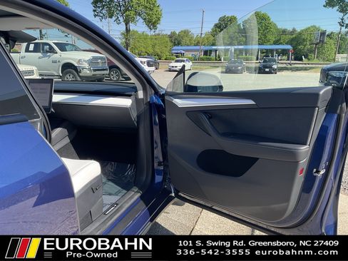 Used 2024 Tesla Model Y Performance image 23