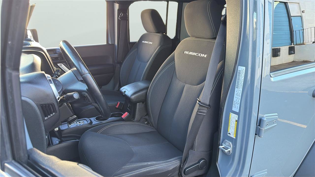 Used 2015 Jeep Wrangler Unlimited Rubicon AWD/4WD image 12
