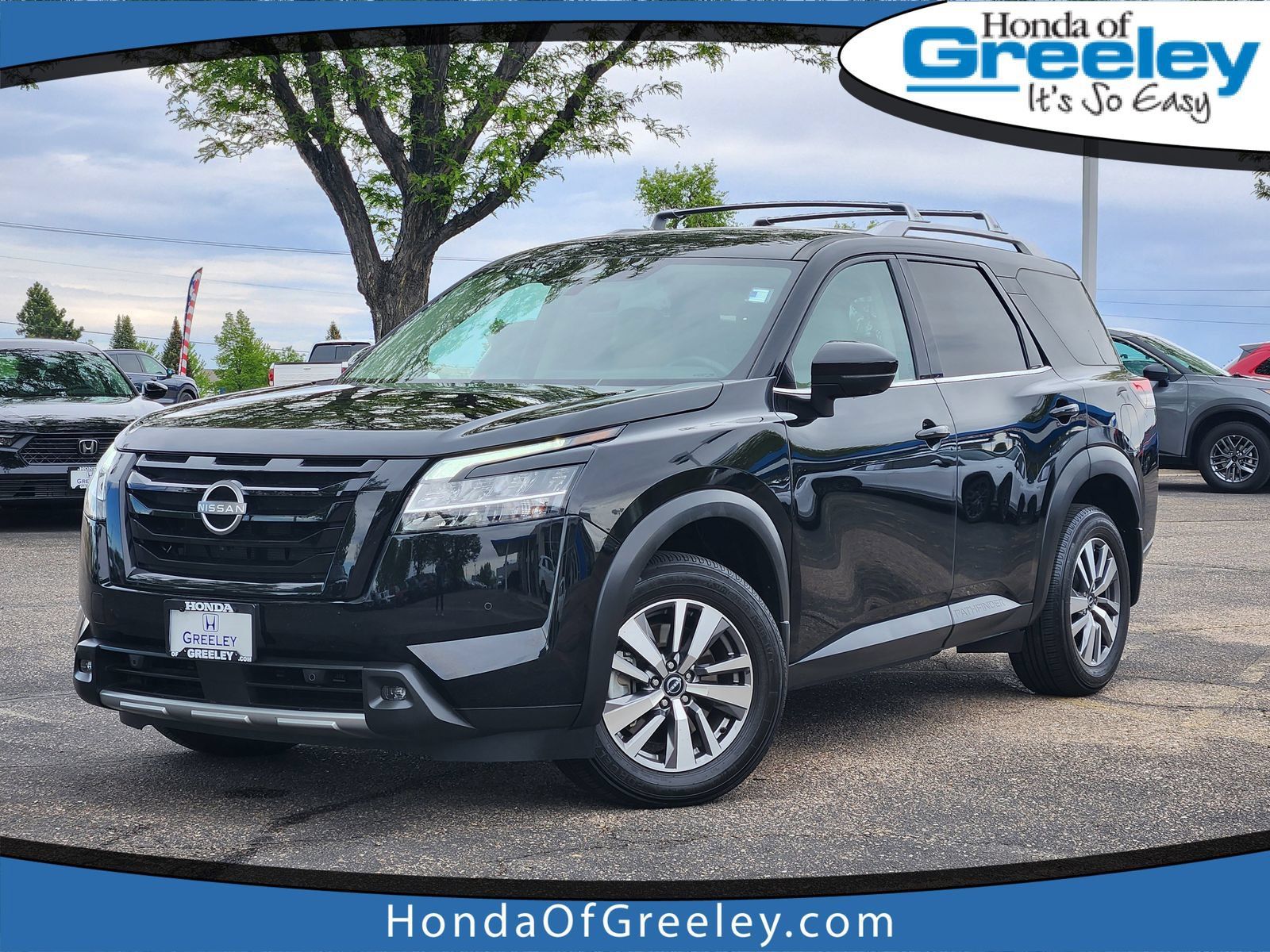 Used 2023 Nissan Pathfinder SL w/ Lighting Package (N92) AWD/4WD image 1