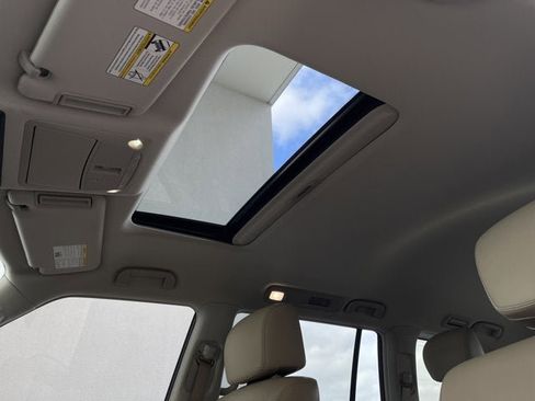 Used 2023 Nissan Armada Platinum w/ Captain's Chairs Package image 15