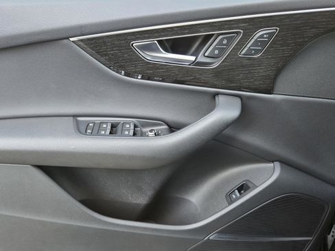 Used 2022 Audi Q7 Premium Plus image 15