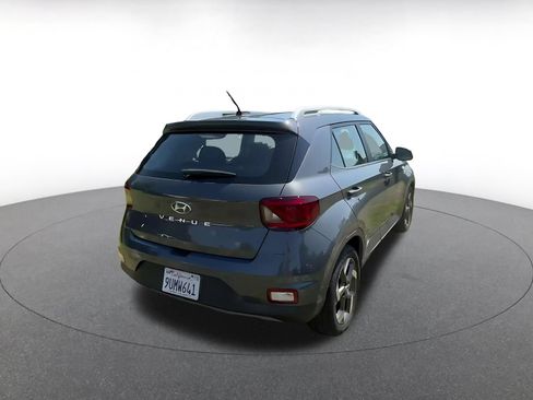 Used 2025 Hyundai Venue SEL FWD image 14