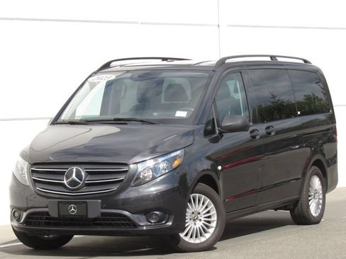 Used 2023 Mercedes-Benz Metris Passenger image 1