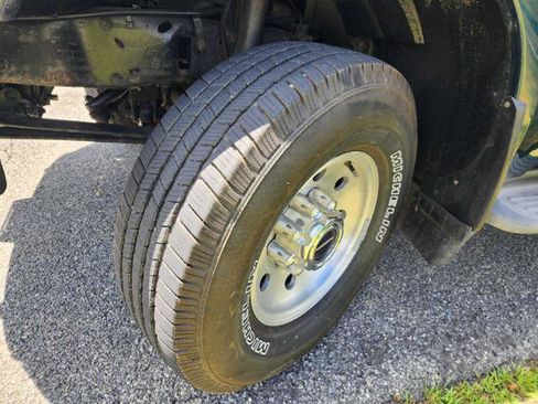 Used 1999 Ford F250 XLT AWD/4WD image 9