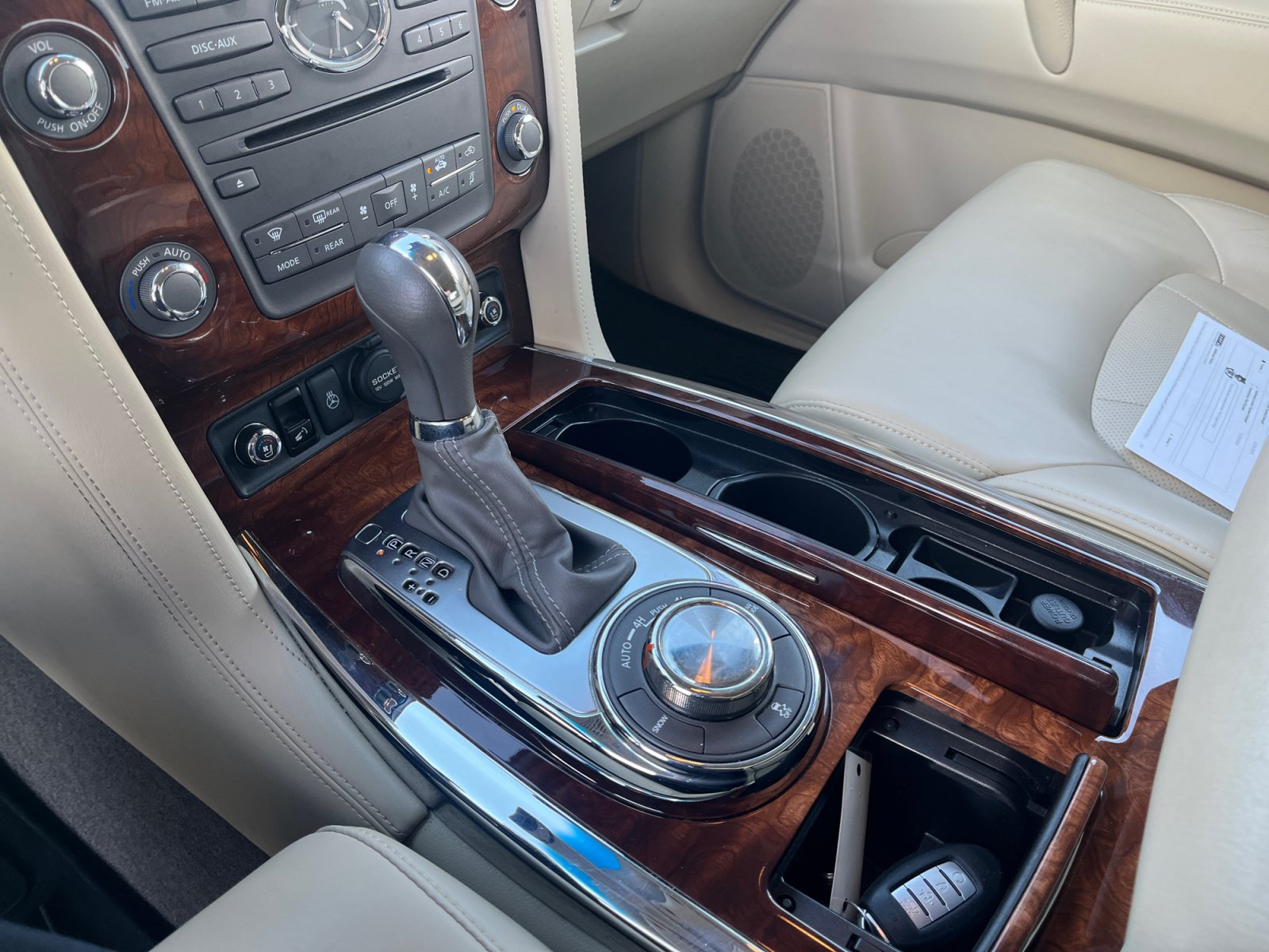 Used 2017 INFINITI QX80 4WD w/ Deluxe Technology Package image 15