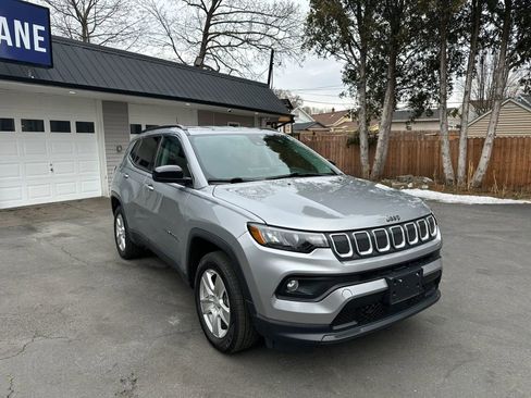 Used 2022 Jeep Compass Latitude AWD/4WD image 8