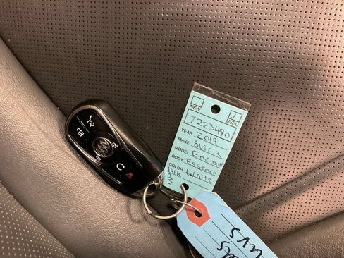 Used 2019 Buick Enclave Essence AWD/4WD image 35