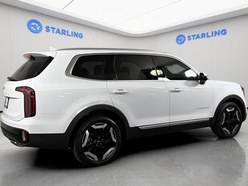 Used 2024 Kia Telluride EX w/ EX Captain's Chair Package FWD image 10