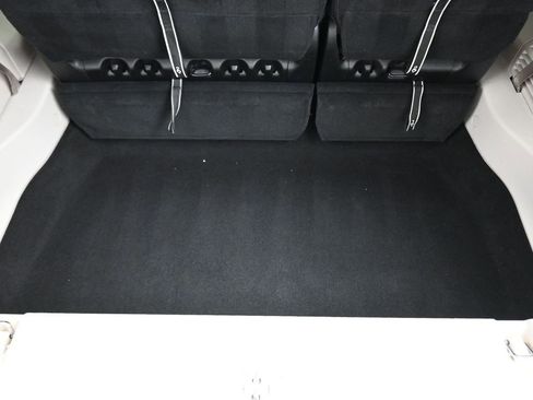 Used 2023 Chrysler Voyager LX image 58