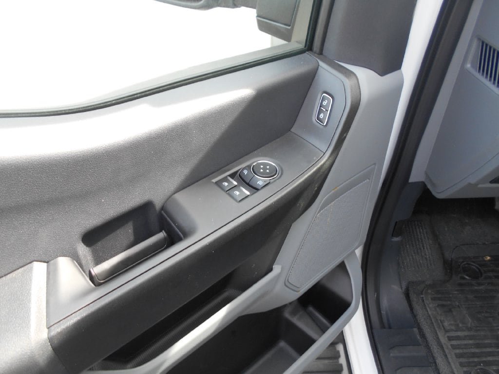 New 2024 Ford F550 4x4 Regular Cab Super Duty image 5