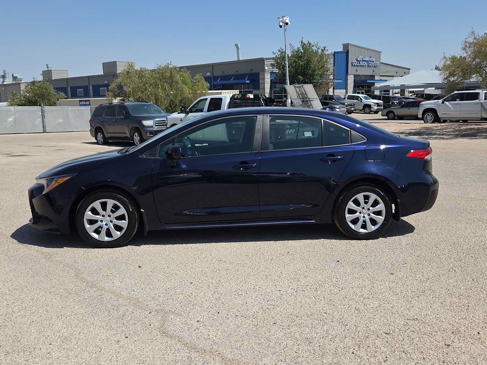 Used 2025 Toyota Corolla LE FWD image 5
