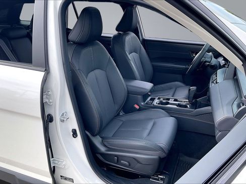Certified 2026 Subaru Outback Touring AWD/4WD image 7