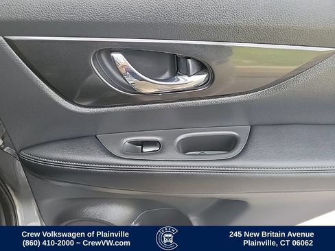 Used 2018 Nissan Rogue SV AWD/4WD image 45