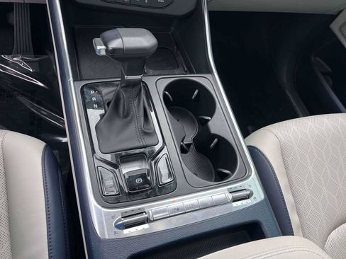 Used 2025 Kia Carnival SX FWD image 22