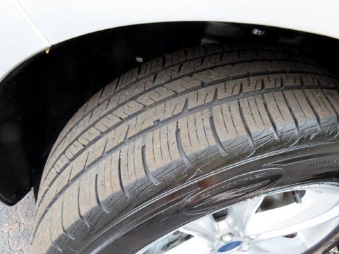 Used 2019 Ford Edge SEL image 14