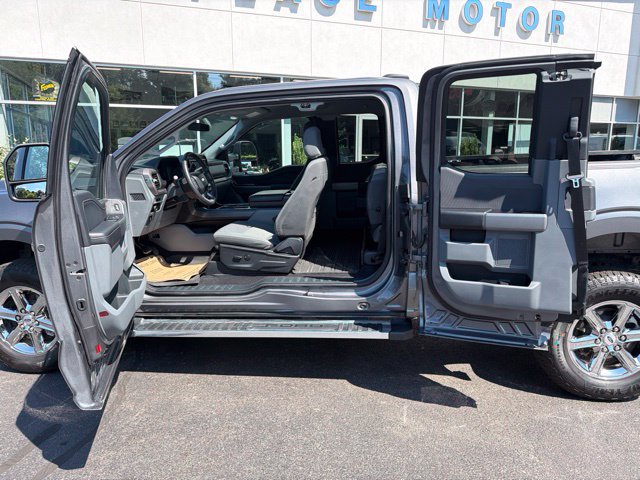 Used 2025 Ford F150 XLT w/ Equipment Group 301A Standard AWD/4WD image 11