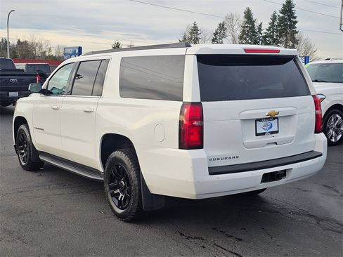 Used 2018 Chevrolet Suburban LS image 5