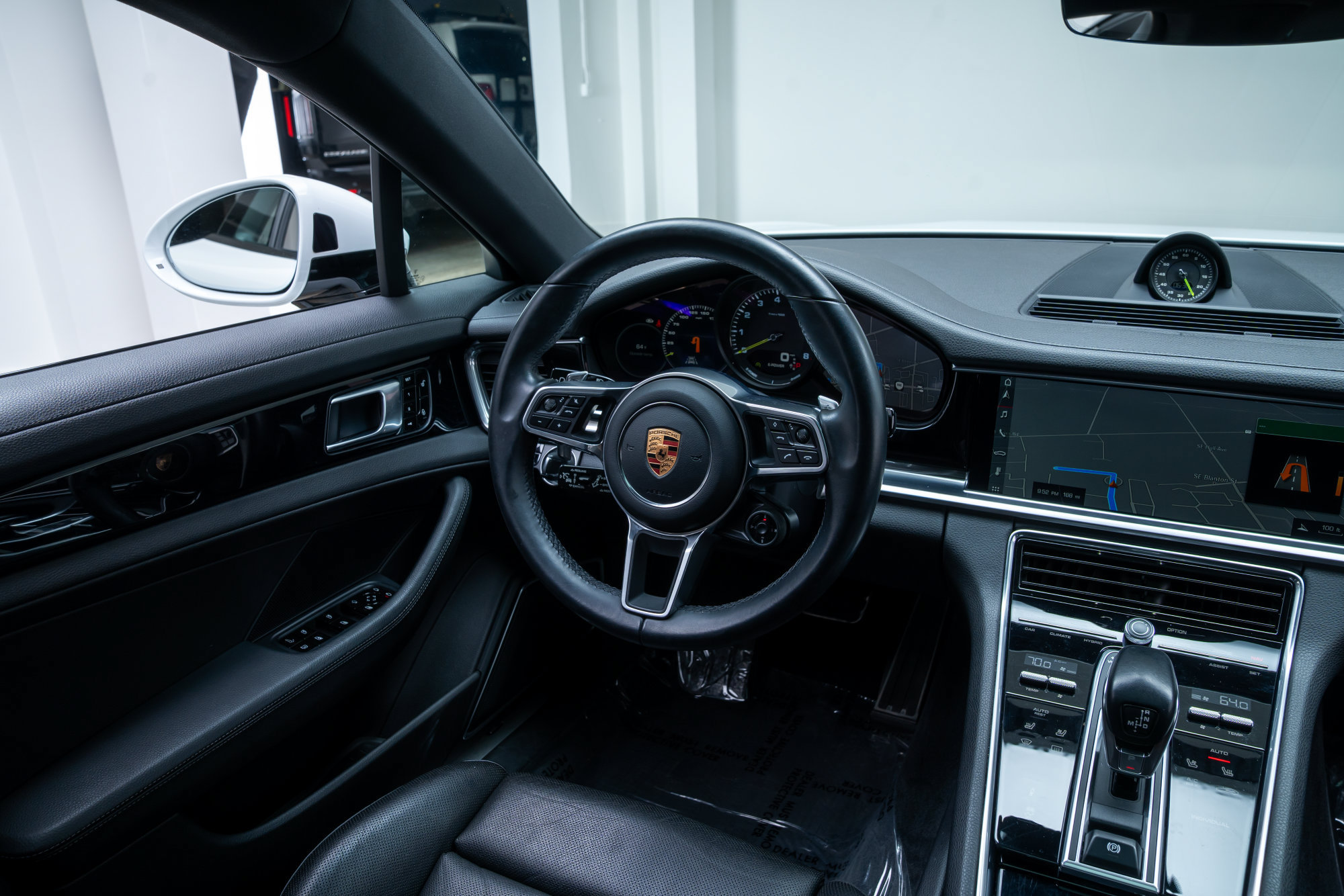 Used 2018 Porsche Panamera 4 AWD/4WD image 10