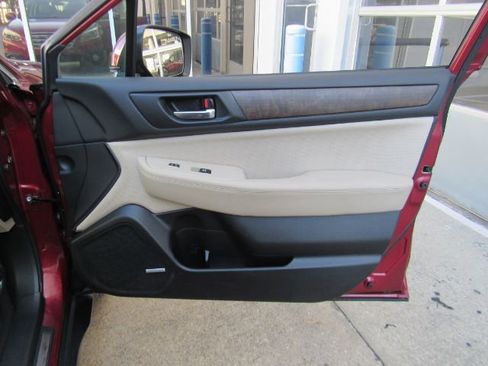 Used 2016 Subaru Outback 2.5i Limited image 19