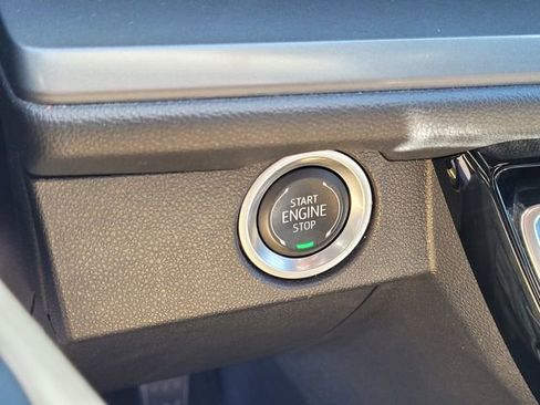 Used 2024 Chevrolet Traverse LT image 19