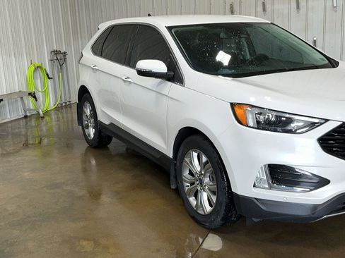 Certified 2022 Ford Edge Titanium w/ Class II Trailer Tow Package image 3