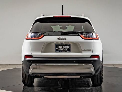 Used 2019 Jeep Cherokee Limited FWD image 6
