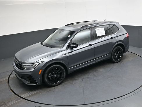 Used 2022 Volkswagen Tiguan SE R-Line image 30