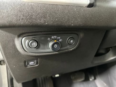 Used 2020 GMC Terrain SLT w/ Preferred Package image 19