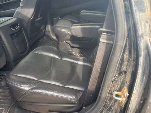 Used 2019 Cadillac Escalade Luxury image 8