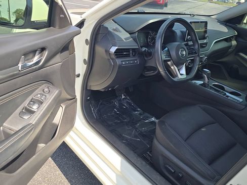 Used 2019 Nissan Altima 2.5 SV FWD image 9