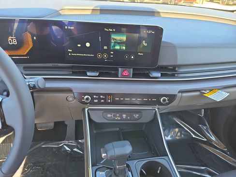 New 2026 Kia Carnival EX image 24