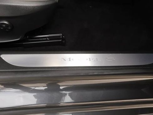 Used 2015 Tesla Model S 60 image 34