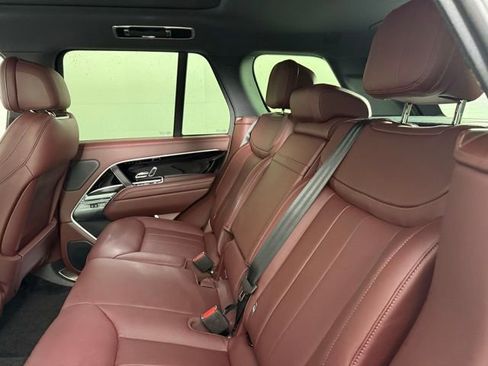 New 2025 Land Rover Range Rover SE image 27