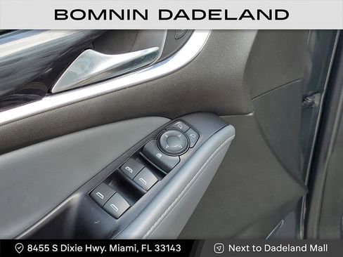 Used 2020 Buick Enclave Essence image 16