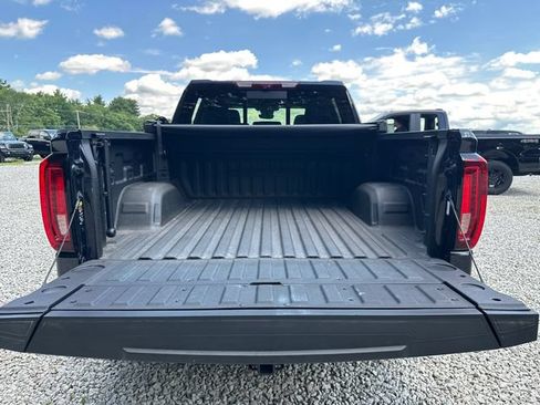 Used 2024 GMC Sierra 1500 Denali w/ Denali Reserve Package AWD/4WD image 13