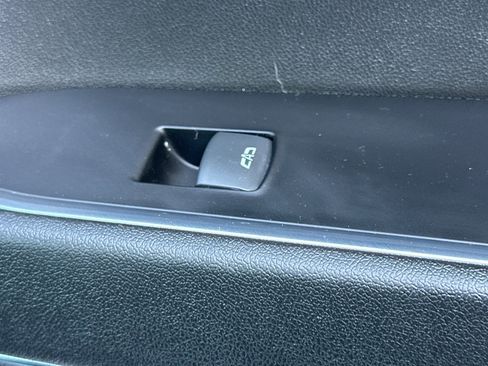 Used 2024 GMC Sierra 1500 SLT image 21