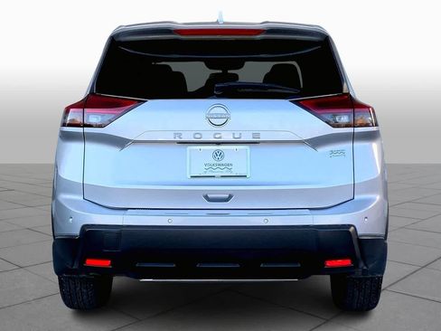 Used 2025 Nissan Rogue SV image 5