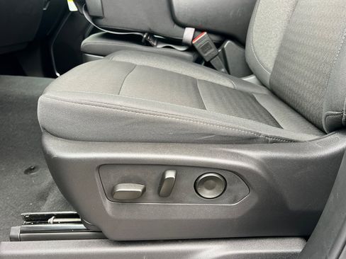 Used 2025 GMC Sierra 1500 SLE image 14