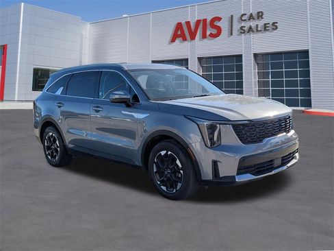 Used 2024 Kia Sorento S image 3