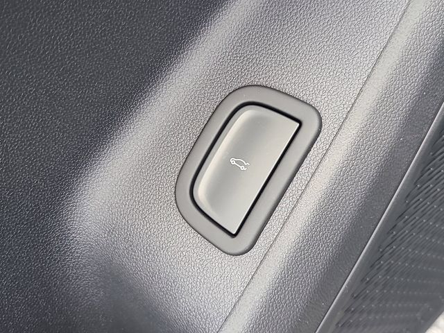 New 2026 Chevrolet Traverse LT FWD image 16