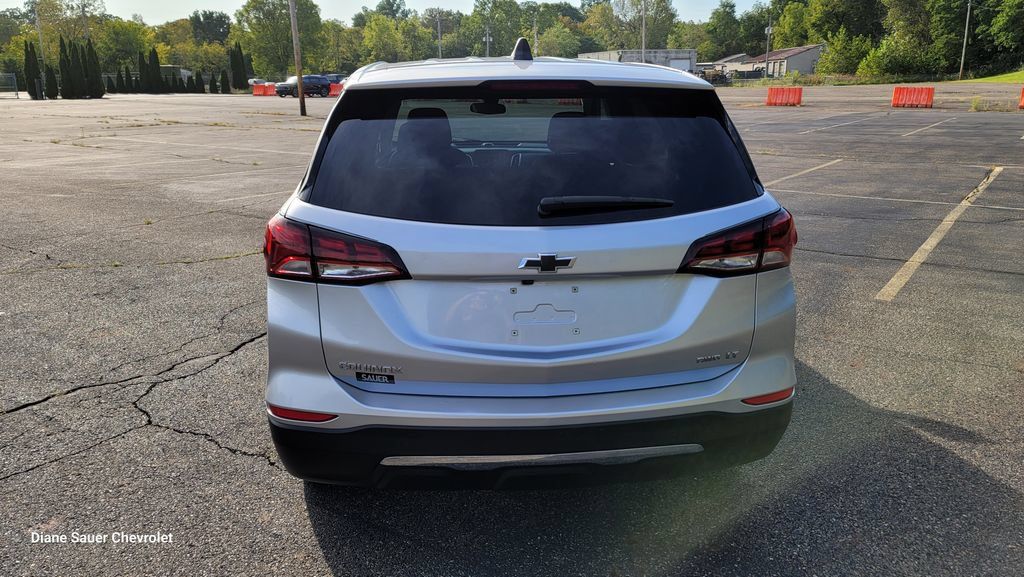 Used 2022 Chevrolet Equinox LT AWD/4WD image 10