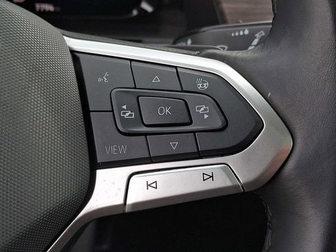 Used 2025 Volkswagen Atlas SEL Premium R-Line image 19